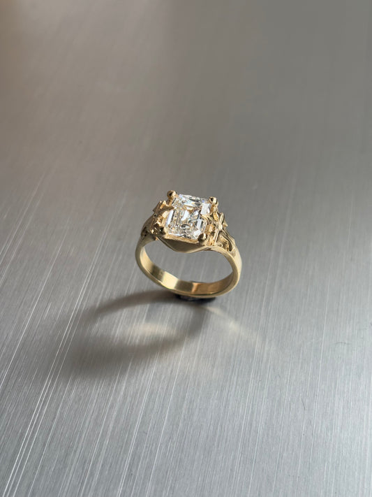 Hallowed Ring - Gold